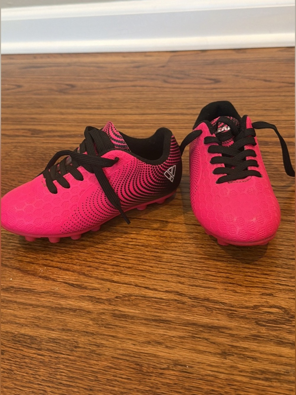 Kids Pink / Black Soccer Cleats